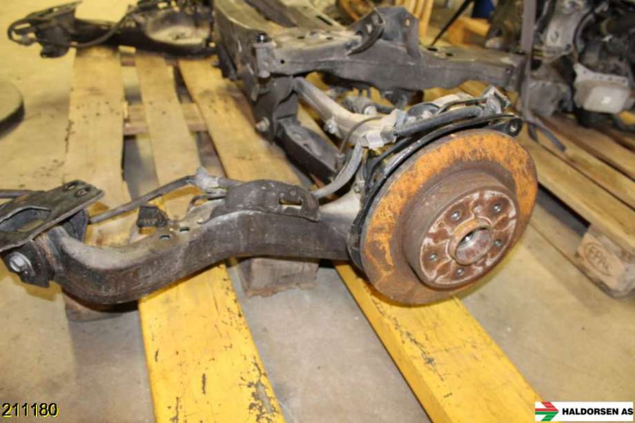 Travers bak til Nissan Qashqai 2014-2021 (Type II)  (NISSAN|55400JD61A|)