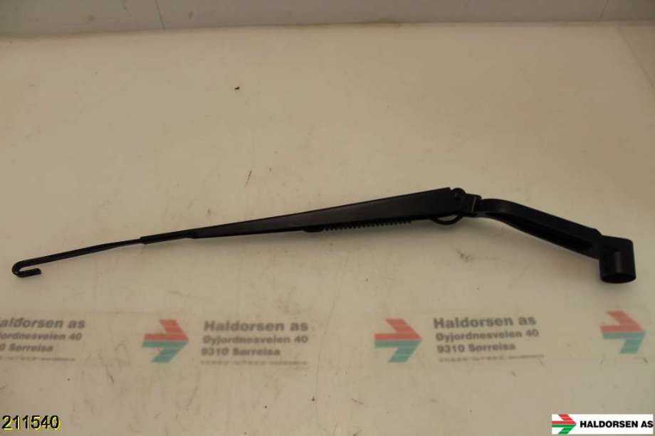 Viskerarmer frontrute til Nissan Qashqai, 2014-2021 (Type II)  (NISSAN|)