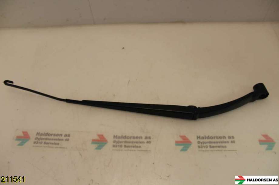 Viskerarmer frontrute til Nissan Qashqai, 2014-2021 (Type II)  (NISSAN|)