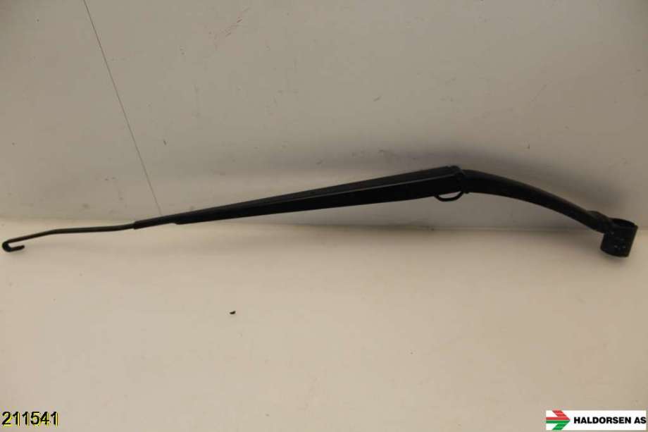 Viskerarmer frontrute til Nissan Qashqai 2014-2021 (Type II) (NISSAN|)