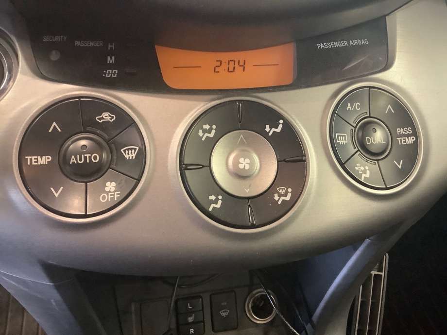 Varmeapparat betjening til Toyota RAV4, 2006-2009 (Type III, Fase 1)  (TOYOTA|5590042250B0)
