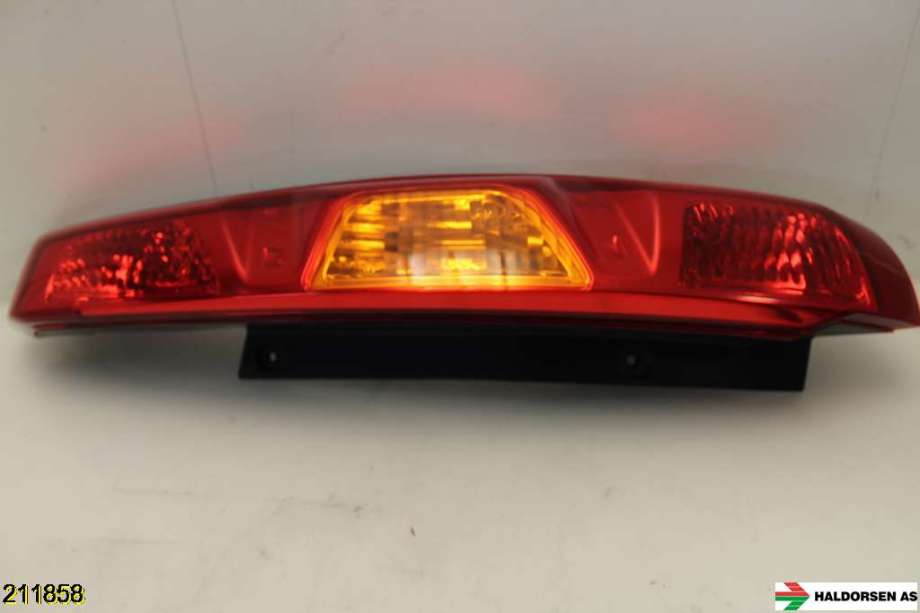 Baklykt høyre til Nissan X-Trail, 2007-2014 (T31) (T31) (NISSAN|26550JG00A)
