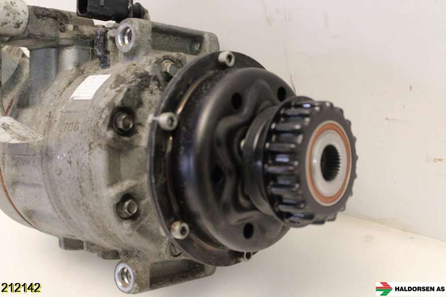 Aircondition kompressor til VW Transporter / Caravelle 2003-2009 (Fase 1) (T5) (T5) (VOLKSWAGEN|7H0 820 805 J||7HO 820 805 G)