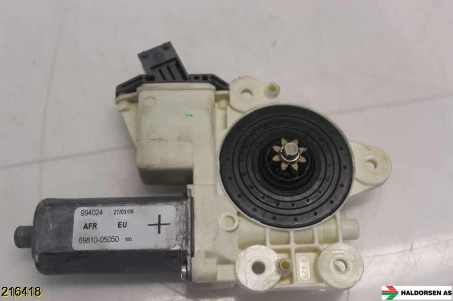 Ruteheis høyre til Toyota Avensis 2003-2008 (Type II)  (TOYOTA|69810-05050|)