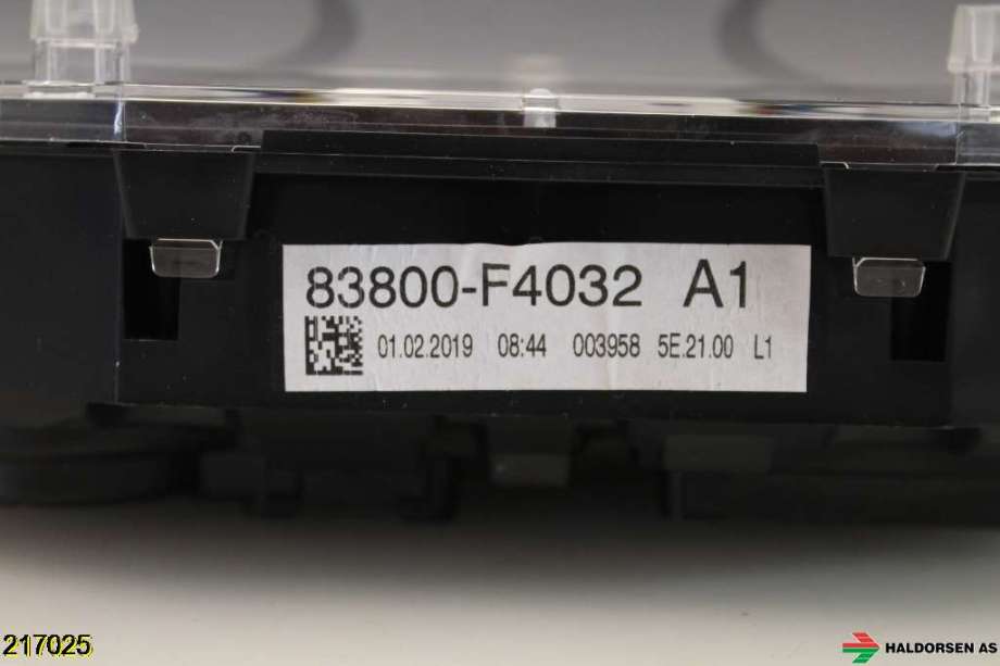 Instrumentpanel til Toyota C-HR 2016-->>  (TOYOTA|83800-F4032|)