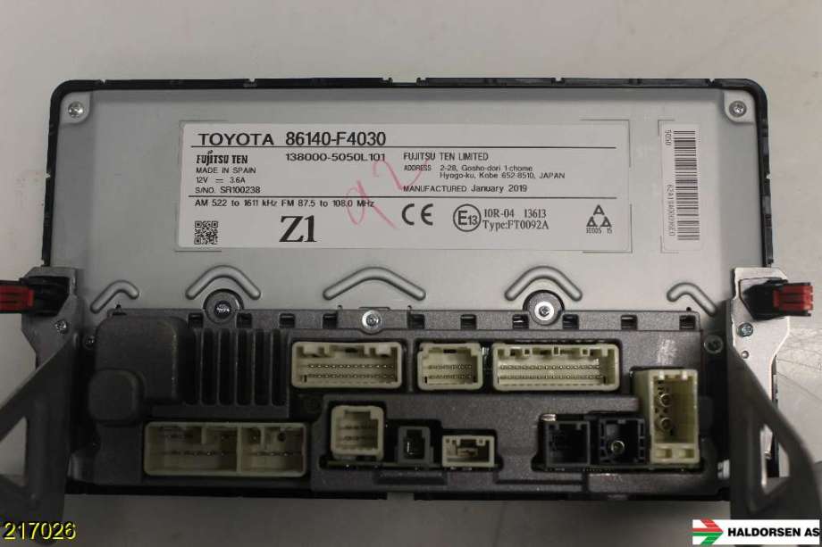 Bilstereo navigasjon til Toyota C-HR 2016-->>  (TOYOTA|86140-F4030|)