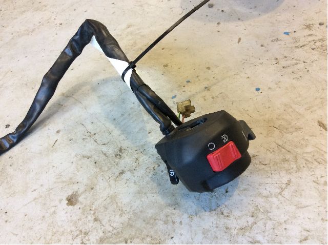 MC, Bryter combi, høyre til MC Yamaha Øvrige 0-->>  (YAMAHA MT 125 ABS||5D7H39732100)