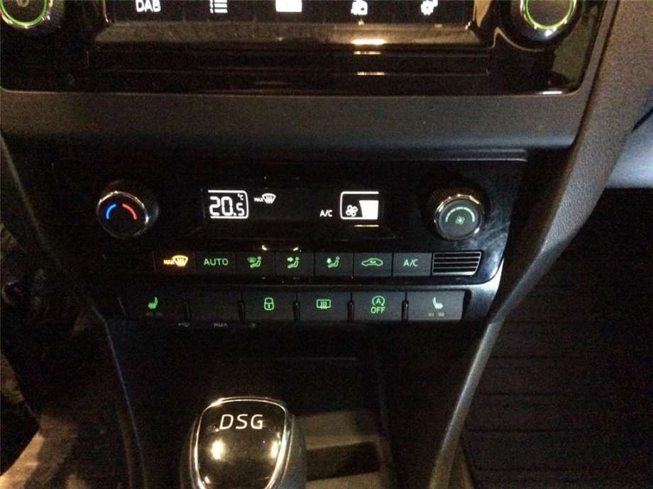 Varmeapparat betjening til Škoda Rapid 2012-2019  (SKODA|5JA 907 044 C|)