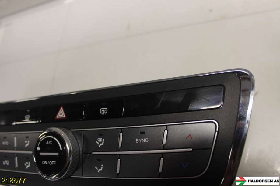 Varmeapparat betjening til SsangYong Rexton 2018-->> (Y400) (Y400) (SSANGYONG|68710-38000|)