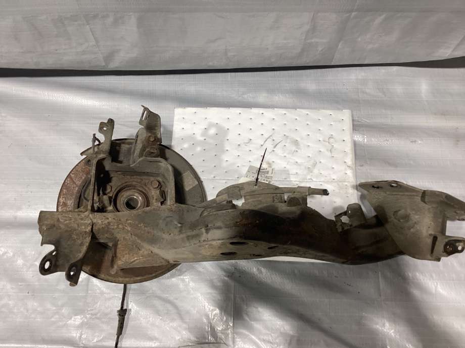 Hjulspindel venstre bak til Nissan X-Trail 2007-2014 (T31) (T31) (NISSAN|43202JG21A|55502JG02B|)