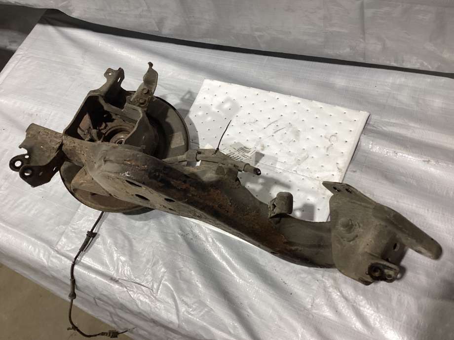 Hjulspindel venstre bak til Nissan X-Trail 2007-2014 (T31) (T31) (NISSAN|43202JG21A|55502JG02B|)