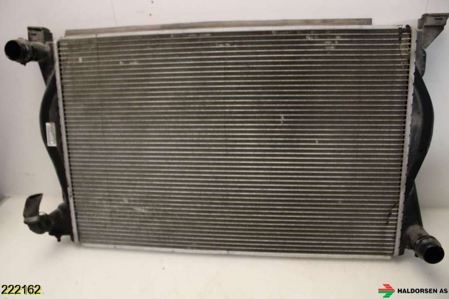 Radiator (manuell gir) til Audi A6 2005-2008 (Type III, Fase 1) (C6) (C6) (AUDI|4F0 121 251 L|)