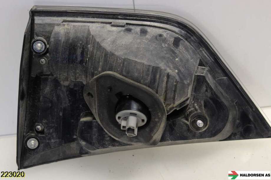 Baklykt venstre indre til Mitsubishi Outlander 2007-2010 (Type II, Fase 1) (MITSUBISHI|8331A005|)