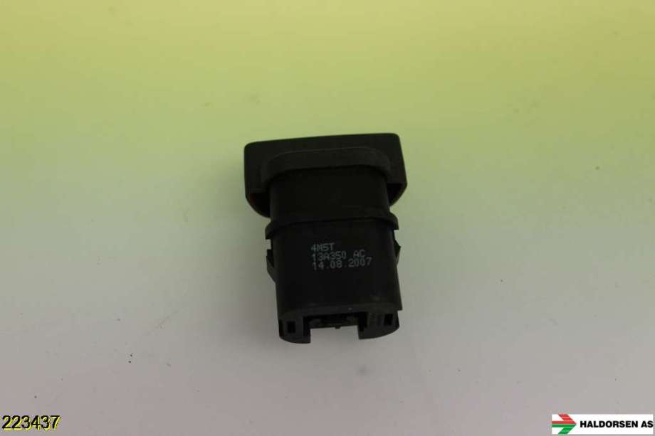 Bryter nødblink til Ford Focus 2004-2007 (Type II, Fase 1)  (13A350 AC|)