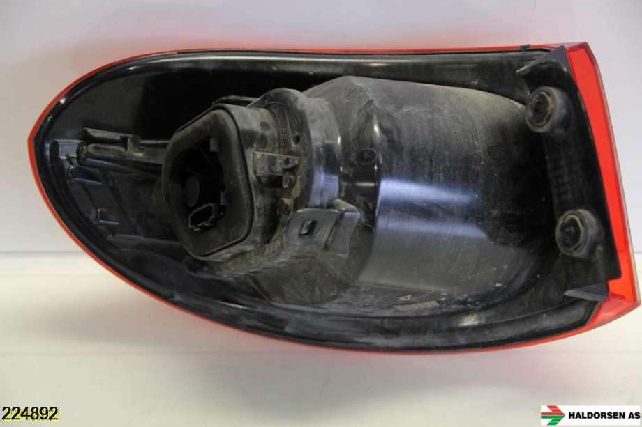 Baklykt høyre til VW Tiguan 2007-2011 (Type I, Fase 1)  (VOLKSWAGEN|5N0 945 096 H|)