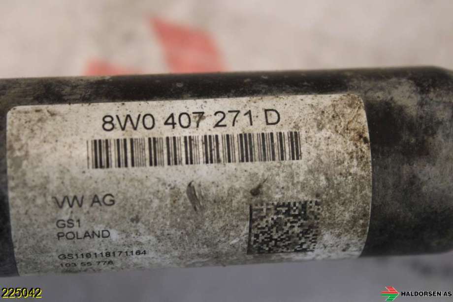 Drivaksel venstre foran til Audi A4 2015-2019 (Type V, Fase 1) (B9) (B9) (AUDI|8W0 407 271 D|)