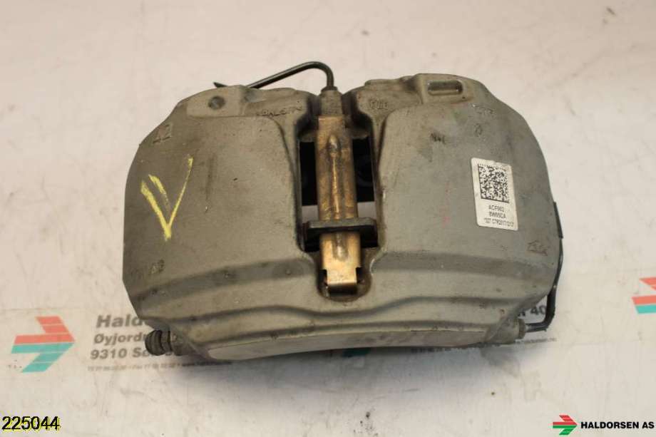 Bremsecaliper venstre foran til Audi A4 2015-2019 (Type V, Fase 1) (B9) (B9) (AUDI|8W0 615 107 D|)