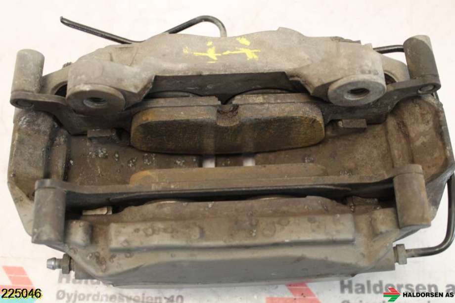 Bremsecaliper høyre foran til Audi A4 2015-2019 (Type V, Fase 1) (B9) (B9) (AUDI|8W0 615 108 D|)