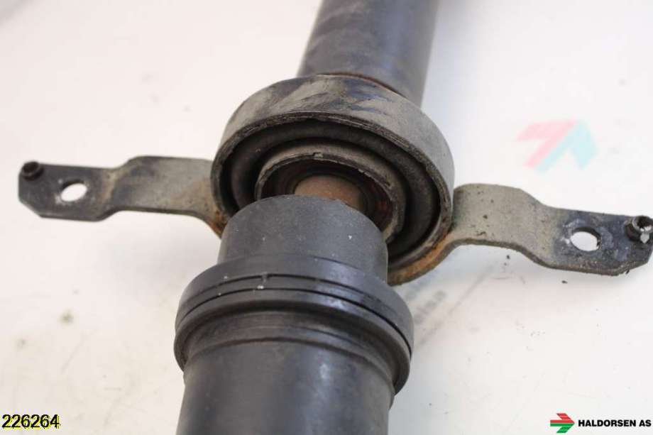 Mellomaksel til Audi Q5 2008-2012 (Type I, Fase 1)  (AUDI|8R0 521 101 E|)