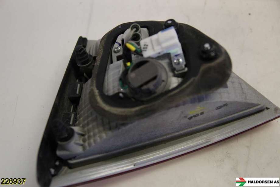 Baklykt venstre indre til Hyundai Ix35 2010-2015  (HYUNDAI|92405 2Y000|)