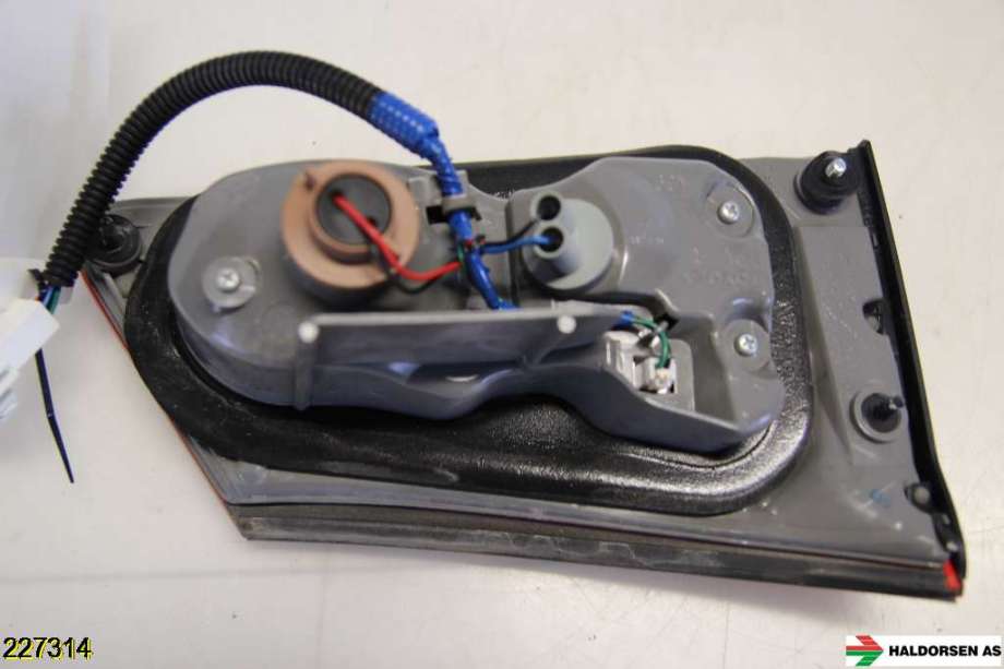 Baklykt høyre indre til Lexus IS 2006-2013 (Type II) (XE20) (XE20) (LEXUS|8158153070|)