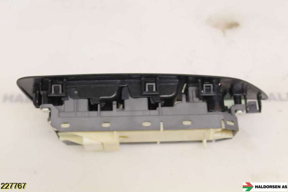 Bryter ruteheis til Toyota Auris 2010-2012 (Type I, Fase 2)  (TOYOTA|8404002080|)
