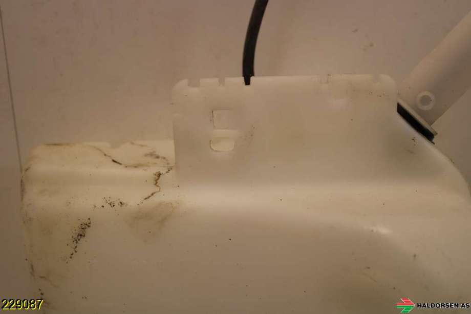 Spylertank til Nissan Qashqai 2007-2010 (Type I, Fase 1)  (NISSAN||28910 JD900)