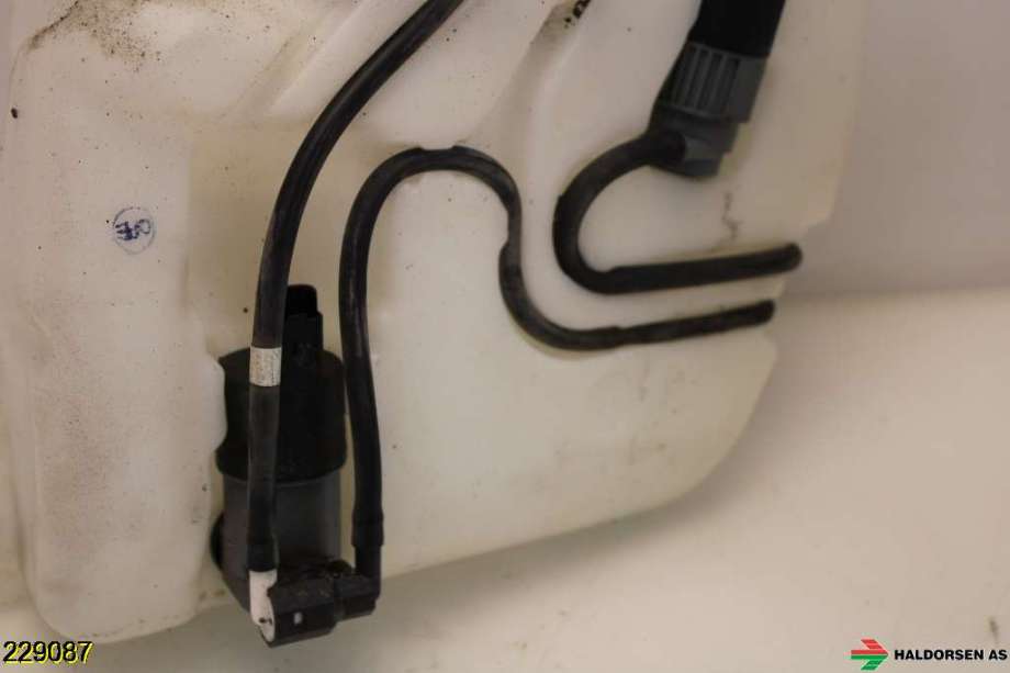 Spylertank til Nissan Qashqai 2007-2010 (Type I, Fase 1)  (NISSAN||28910 JD900)