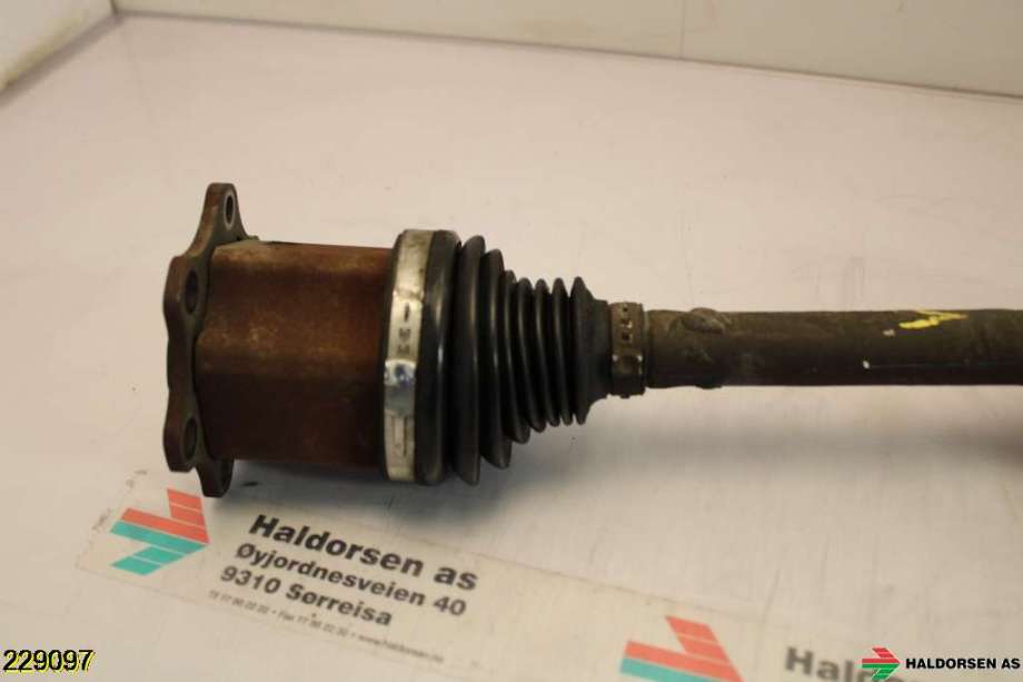 Drivaksel venstre foran til VW Passat 2011-2015 (B7) (B7) (VOLKSWAGEN|1K0 407 271 LB|)