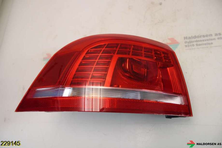 Baklykt venstre til VW Passat 2011-2015 (B7) (B7) (VOLKSWAGEN|3AF 945 207 B|)