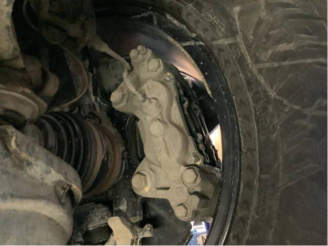 Bremsecaliper høyre foran til Toyota Hilux 2016-2020  (TOYOTA|477300K350|)