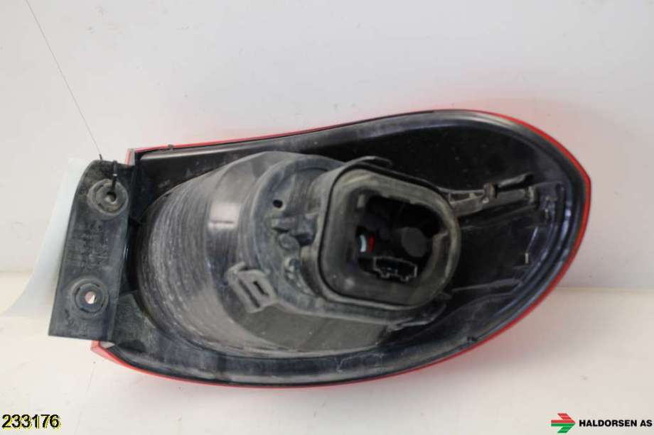 Baklykt venstre til VW Tiguan 2007-2011 (Type I, Fase 1)  (VOLKSWAGEN|5N0 945 095 H|)