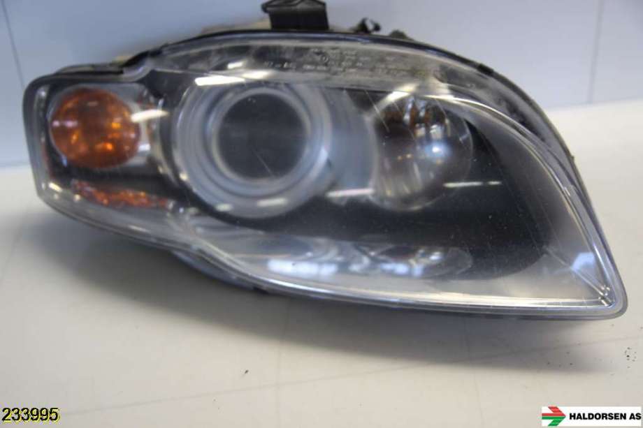 Frontlykt høyre halogen til Audi A4 2004-2008 (Type III) (B7) (B7) (AUDI|8E0 941 030 AS|)