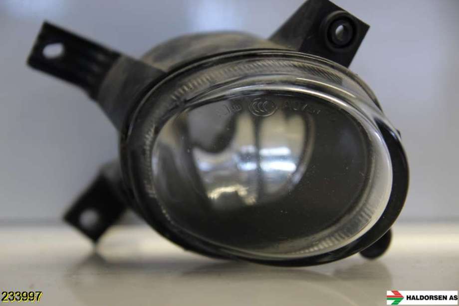 Tåkelykt høyre foran til Audi A4 2004-2008 (Type III) (B7) (B7) (AUDI|8E0 941 700 C|)
