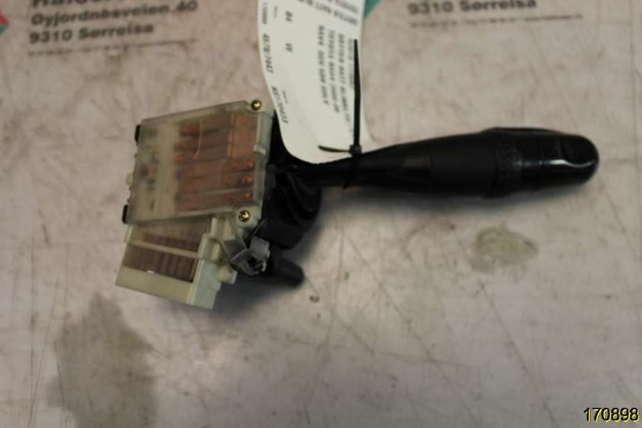 Bryter blink til Toyota RAV4 2000-2006 (Type II)  (TOYOTA|42010 173682|)