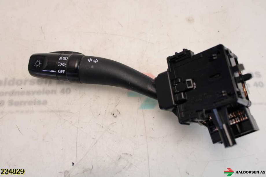 Bryter blink til Hyundai Santa Fe 2006-2009 (Type II, Fase 1)  (HYUNDAI|934102B000CA|)