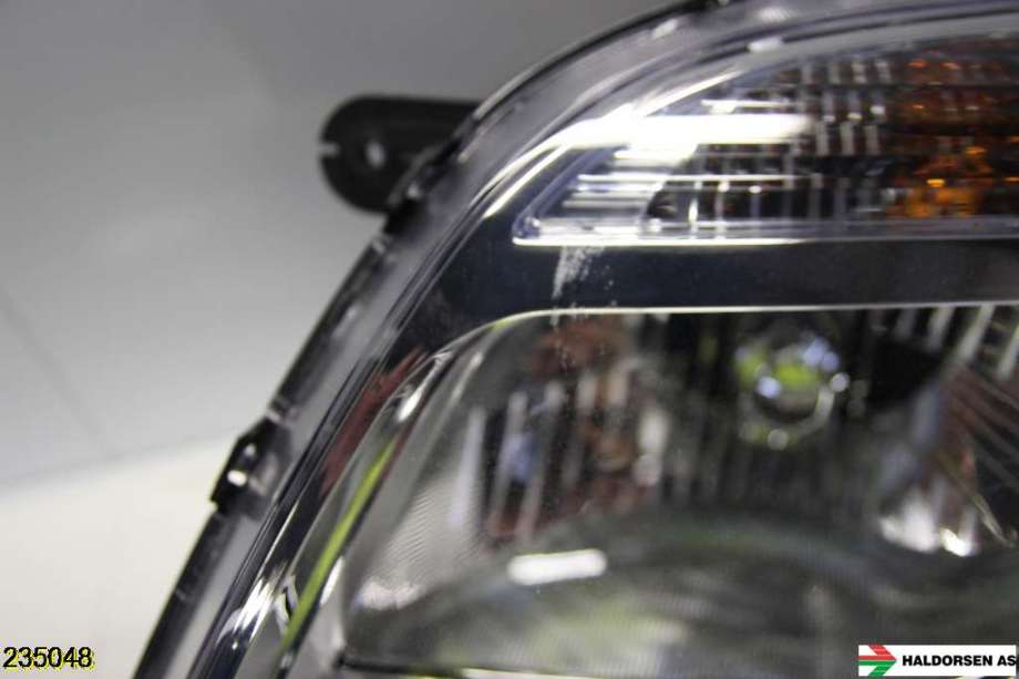 Frontlykt venstre halogen til Maxus EV80 2019-->>  (MAXUS|)