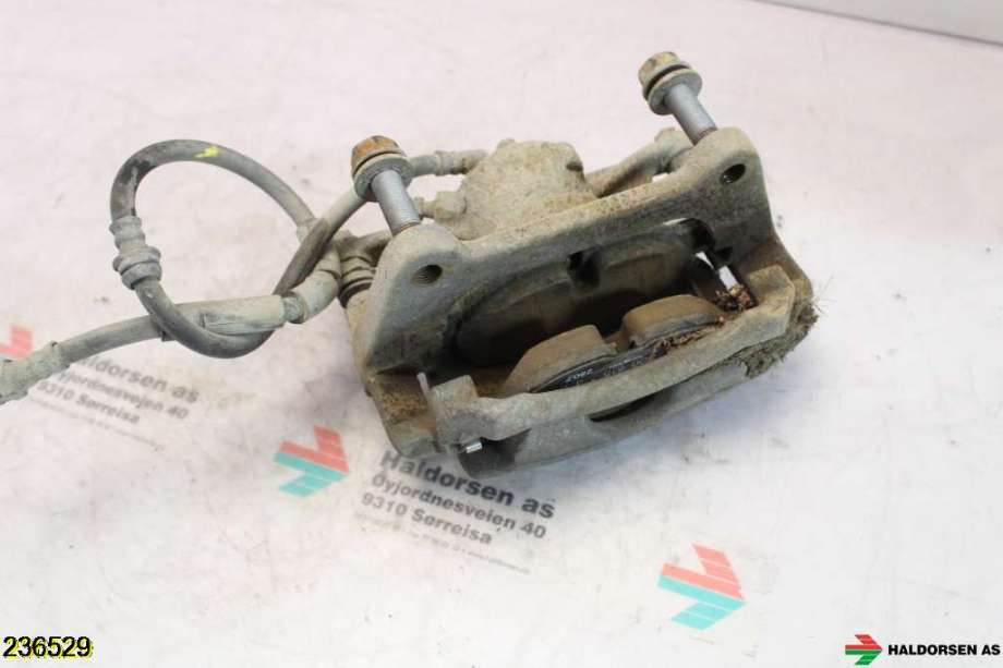 Bremsecaliper venstre foran til Audi A3 2016-2020 (Type III, Fase 2)  (AUDI|8V0 615 123 D|)