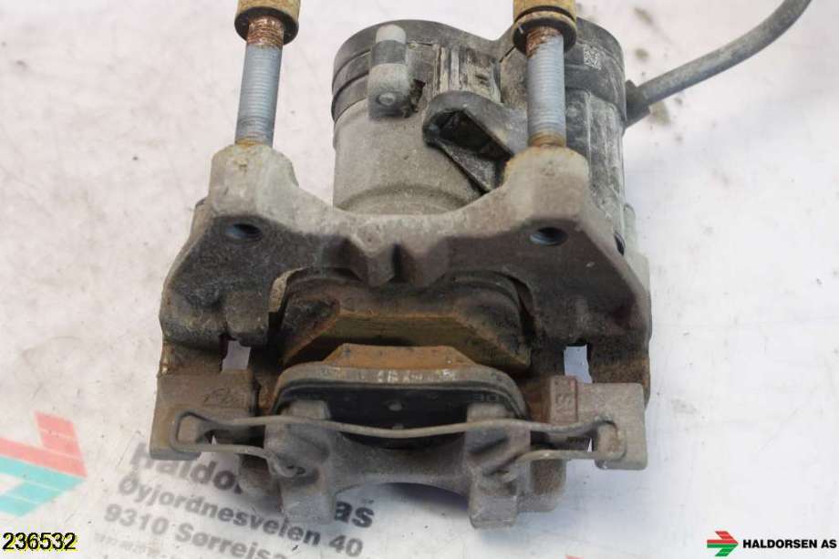Bremsecaliper høyre bak til Audi A3 2016-2020 (Type III, Fase 2)  (AUDI|8V0 615 424 D|)