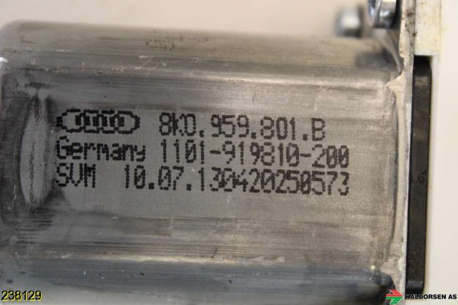 Ruteheis venstre foran til Audi A6, Allroad 2012-2014 (Type III, Fase 1) (C7) (C7) (AUDI|8K0 959 801 B|)