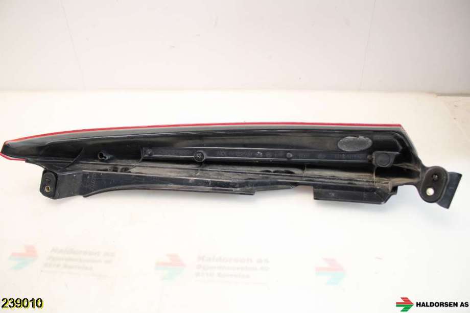 Baklykt venstre til Volvo XC90 2002-2006 (Type I, Fase 1)  (VOLVO|30678220|)