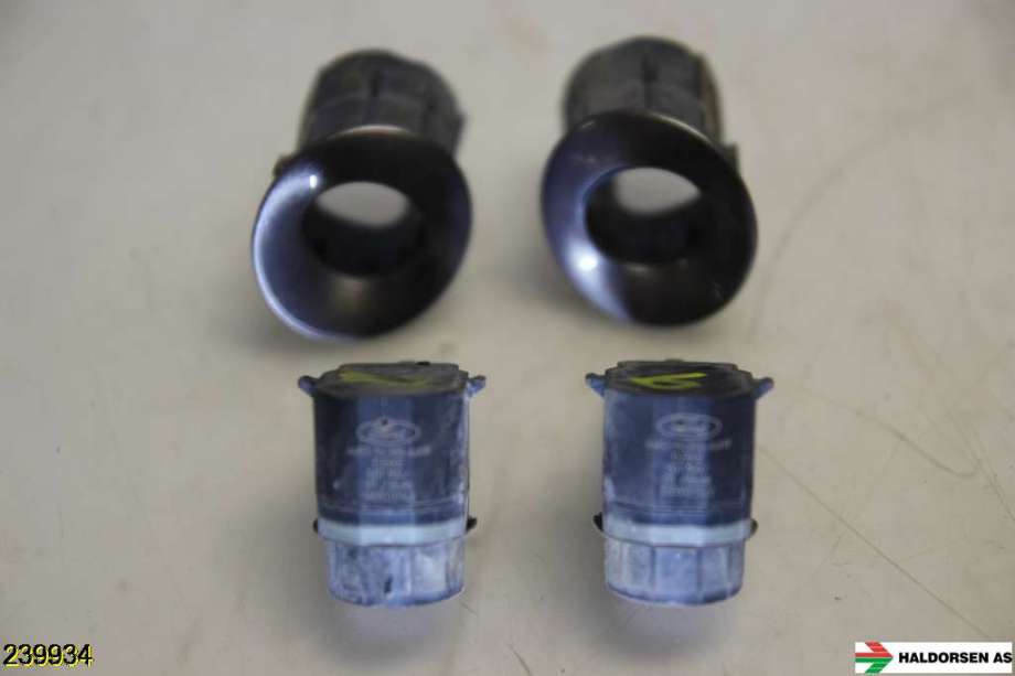 Parkeringssensor foran til Ford Focus 2011-2014 (Type III, Fase 1) (FORD||AM5T-15C868-AAW)