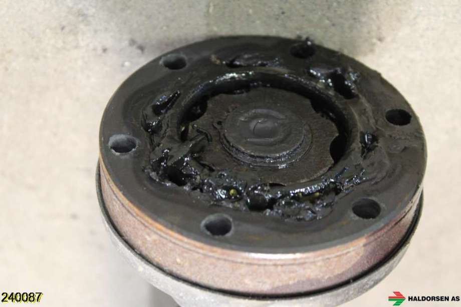 Mellomaksel til Audi A8 2010-2013 (Type III, Fase 1)  (AUDI|4H0 521 101 B|)