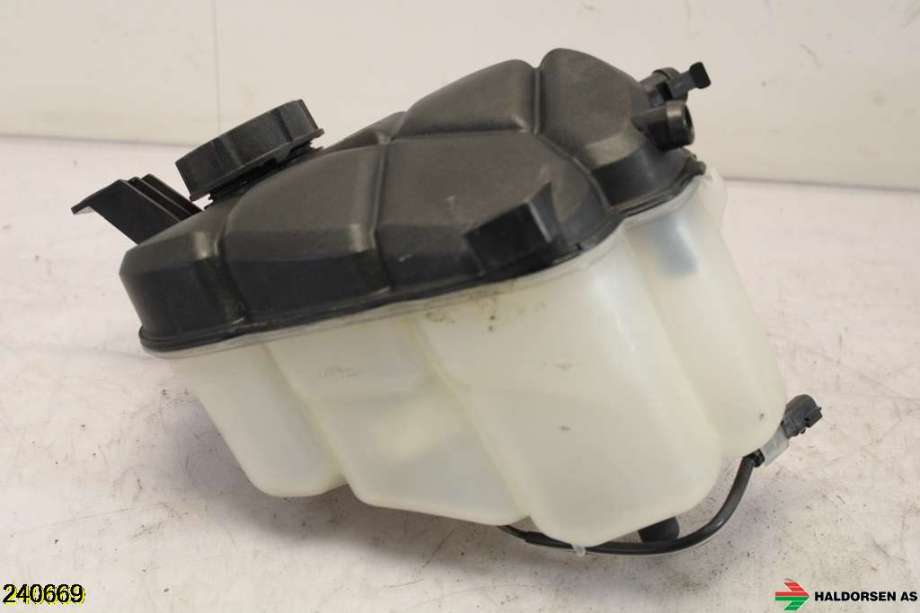 Ekspansjonstank til Volvo XC60 2008-2013 (Type I, Fase 1)  (VOLVO|31200320|)