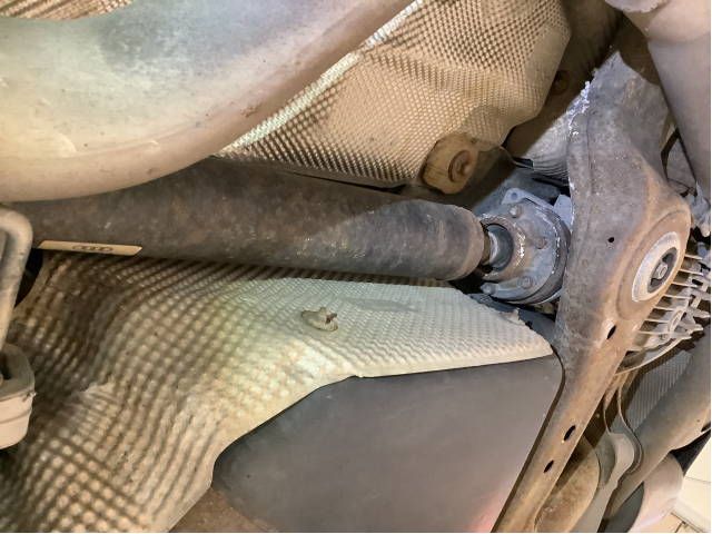 Mellomaksel til Audi A5 2007-2016 (Type I)  (AUDI|8T0 521 101 A|)