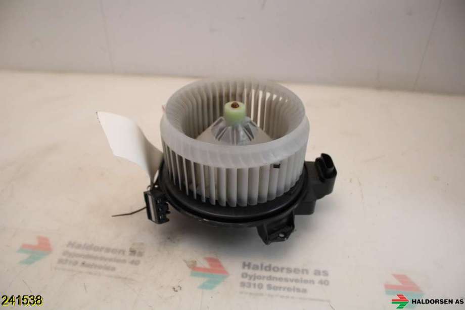 Aircondition diverse til Toyota Auris 2010-2012 (Type I, Fase 2)  (TOYOTA|8710305060|)