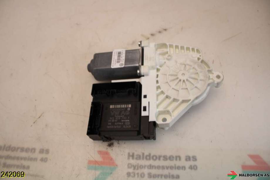 Ruteheis venstre til VW CC, 2008-2012 (PASSAT CC) (PASSAT CC) (VOLKSWAGEN|1T0 959 701 L)