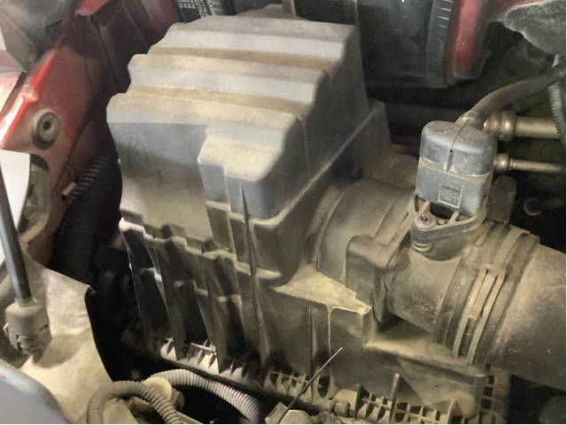Luftfilterboks til VW Transporter / Caravelle 2003-2009 (Fase 1) (T5) (T5) (VOLKSWAGEN|)