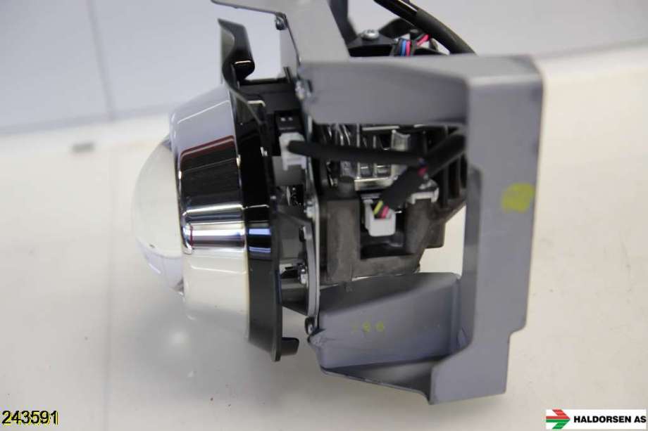 Frontlykt høyre halogen til Lexus CT 2010-2020  (LEXUS|8113076190|)
