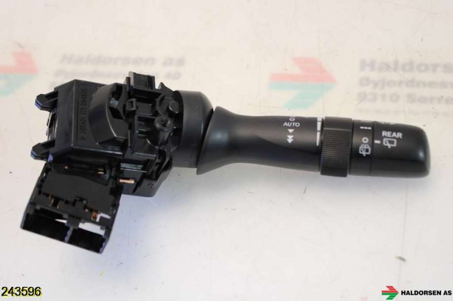 Bryter visker til Lexus CT 2010-2020  (LEXUS|8465248190|)